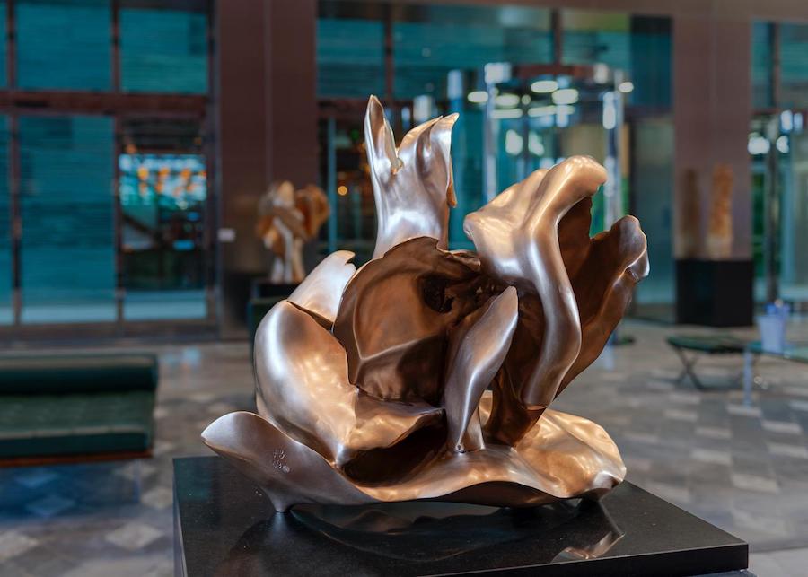 Exodus V by Helaine Blumenfeld at One Canada Square - photograph by Henryk Hetflaisz