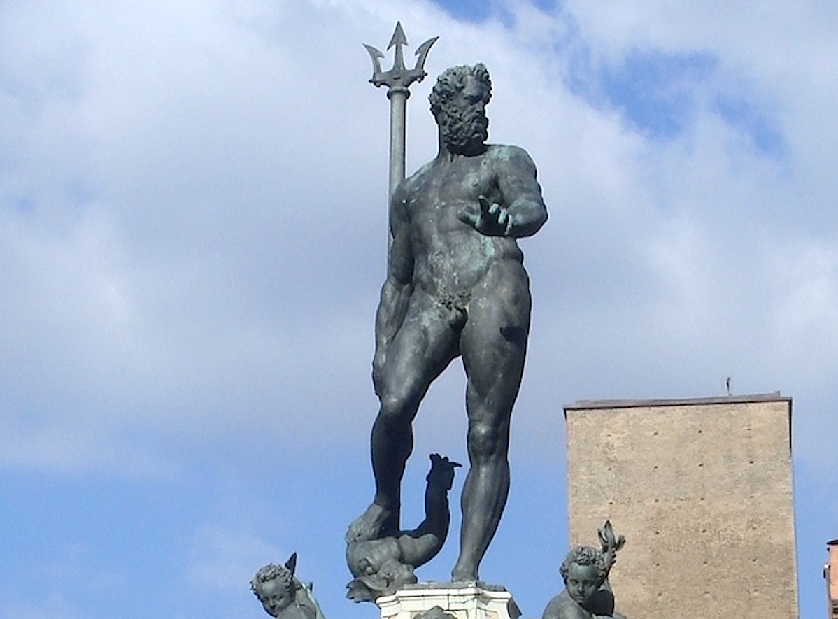 Facebook ban Neptune Statue