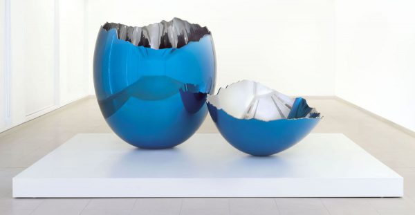 Jeff Koons Cracked Egg Blue