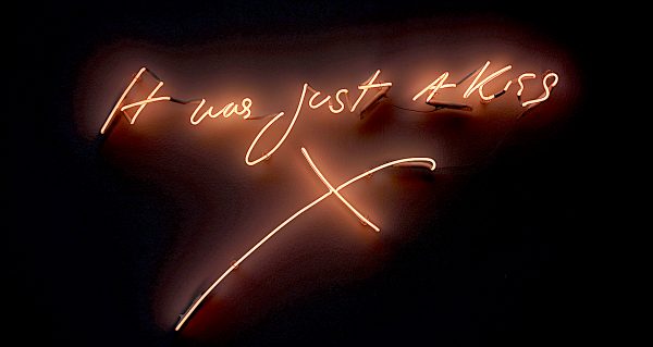 Sin Tracey Emin It was just a kiss, 2010 (photography of original 2010 work) Neon lights