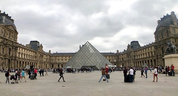 Louvre to close again COVID