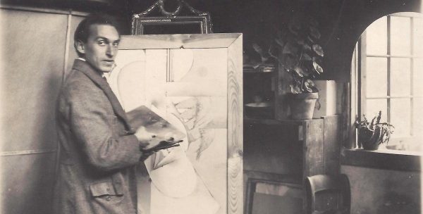 Ervin Bossanyi in Lübeck with a lost painting. Bossanyi family archive
