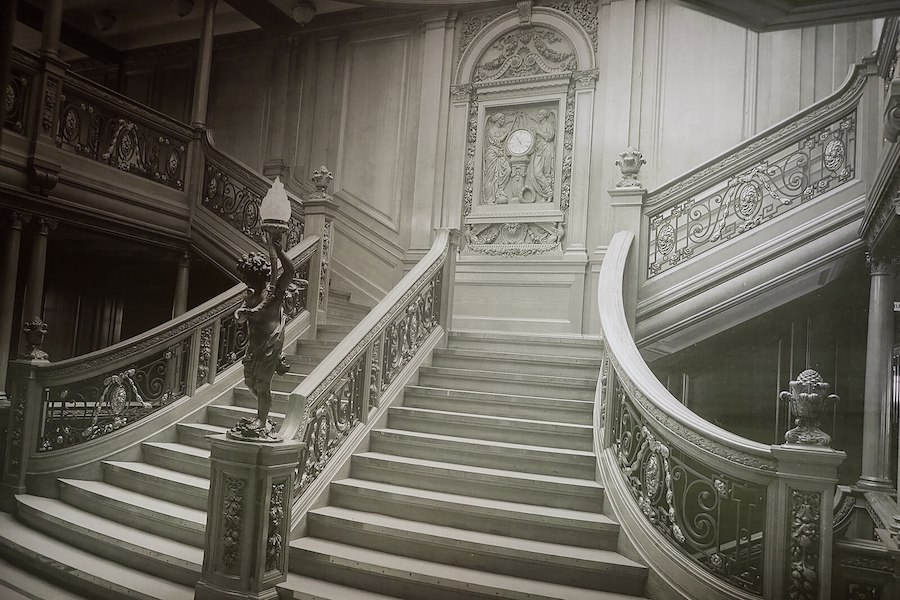 Grand Staircase Titanic 1912