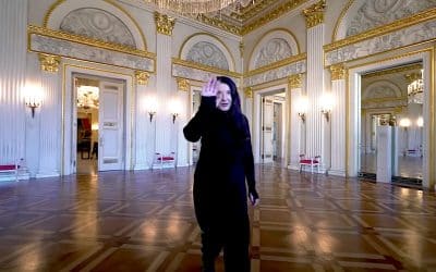 Marina Abramović Opera – Big Issue Artist Guitar Sale – Helmut Newton At Hamiltons