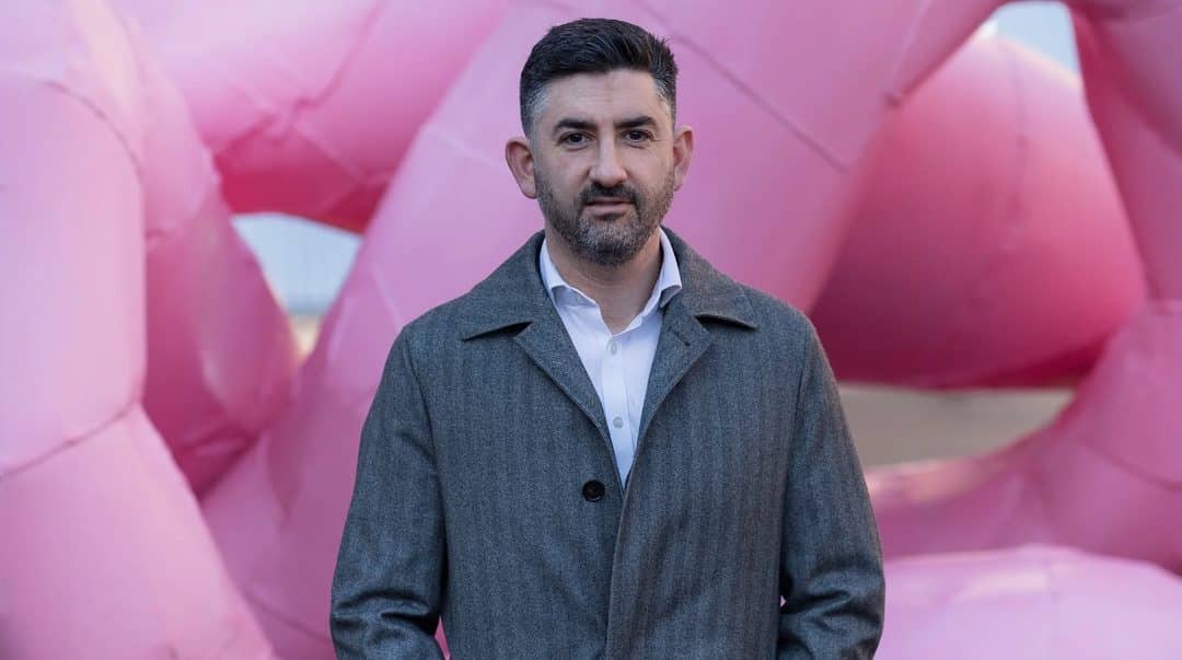 Mark Godfrey Guston Now Exhibition Curator Suspended By Tate