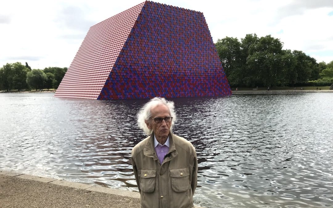 Christo Artist Who Wrapped The Reichstag Dies Age 84