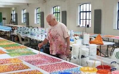 Damien Hirst Creates 300 Mass-Produced Paintings at $40k A Pop – Stolen Kandinsky Polish Museum Authorities Threaten Legal Action – Viva Magenta Is Pantone Colour Of The Year 2023