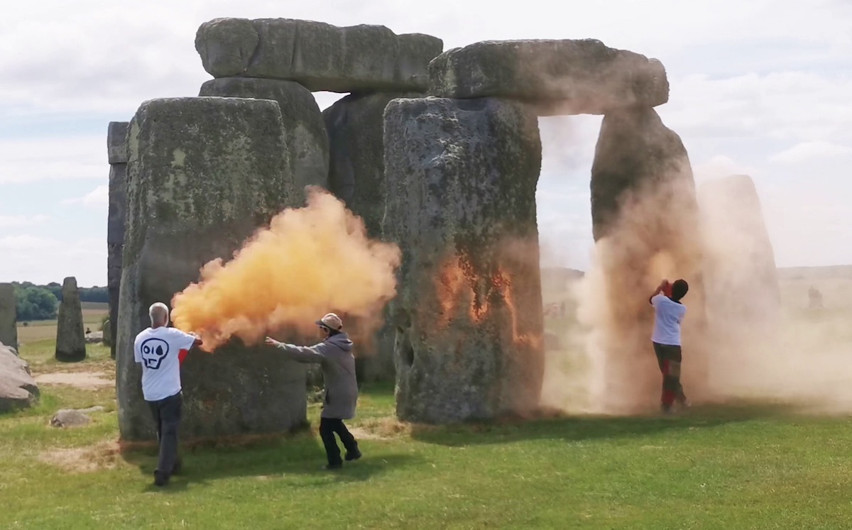 Description English: Just Stop Oil vandalising Stonehenge in 2024. Date 19 June 2024 Source Google Drive Author Just Stop Oil