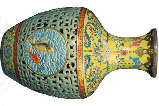 £43m Chinese Ceramic Vase Goes For Half Price After Dispute