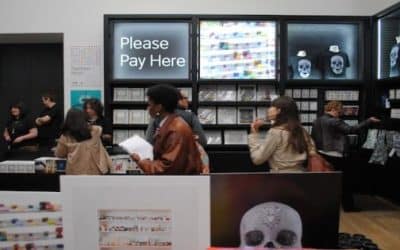 V&A And Tate To Adopt Mobile Phone Donation Scheme