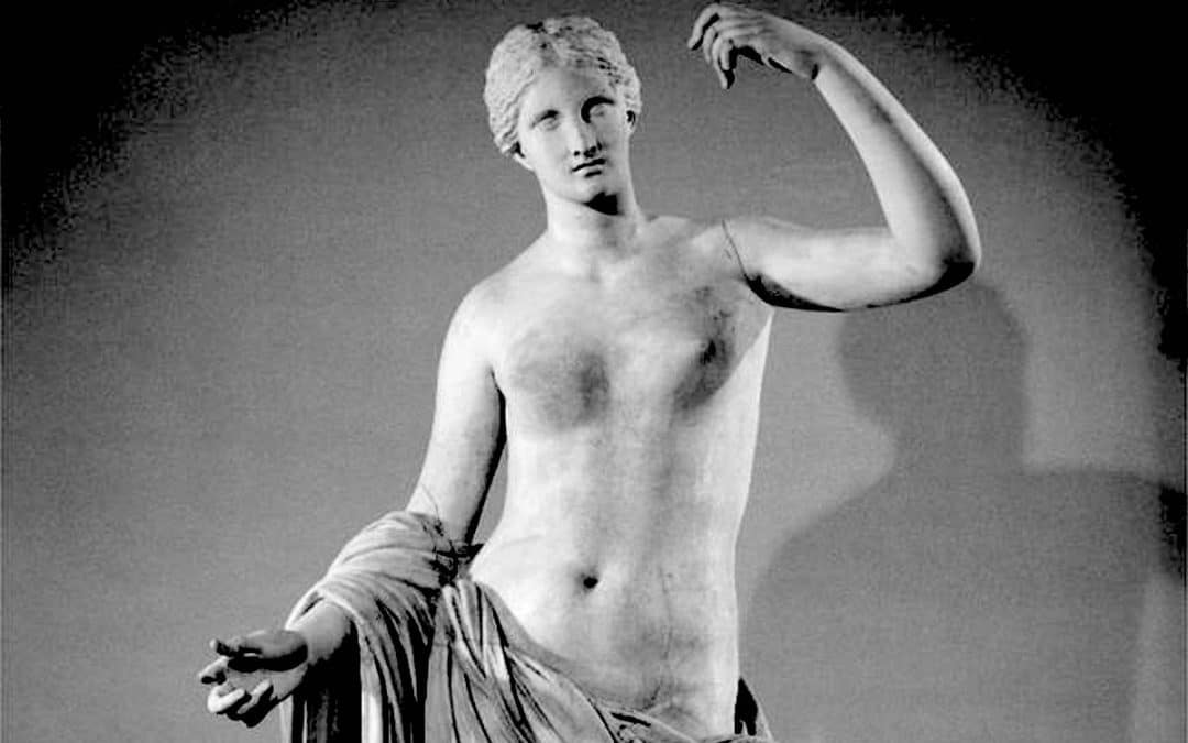 Clumsy Agency Waiter Breaks Priceless Roman Statue At British Museum