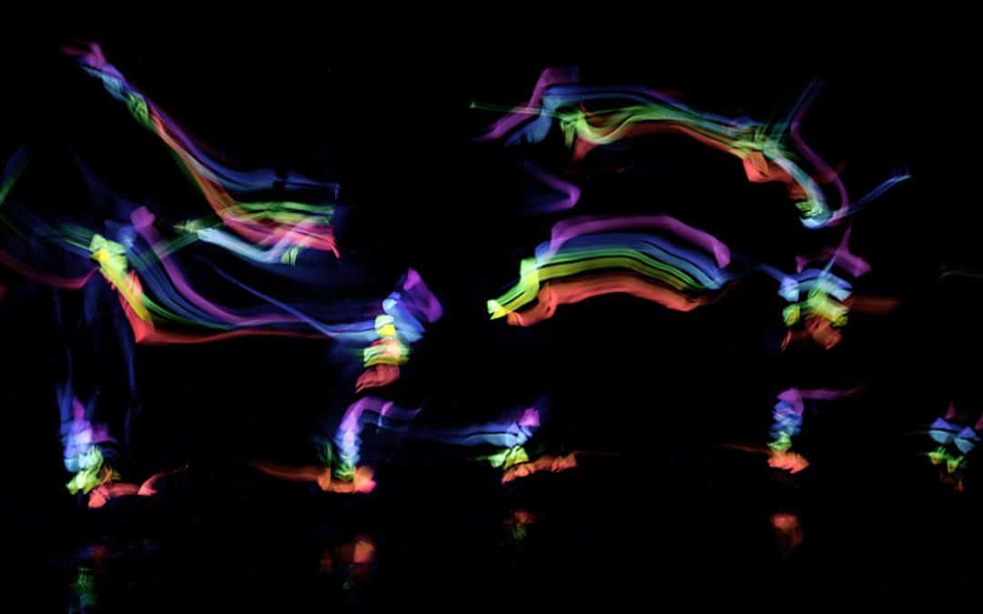 Henryk Hetflaisz – An Illumined Brush Captured In Time