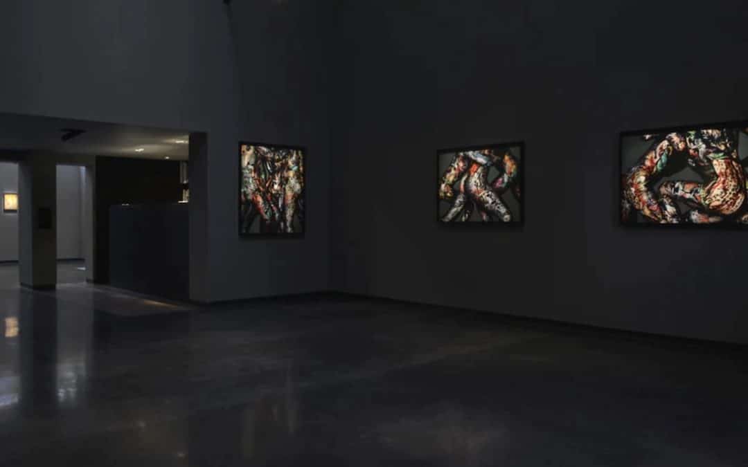 Mario Testino: East – Hamiltons – Edward Lucie-Smith