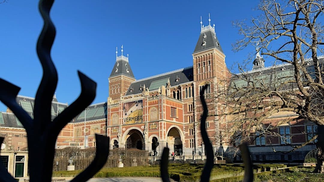 Vermeer: Stillness and Light Rijksmuseum Amsterdam – Sue Hubbard