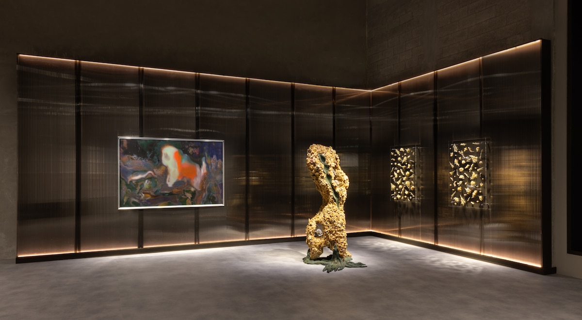 Anicka Yi, Installation View with works from 2024-2025, Image Courtesy of Esther Schipper, Photo © Andrea Rossetti