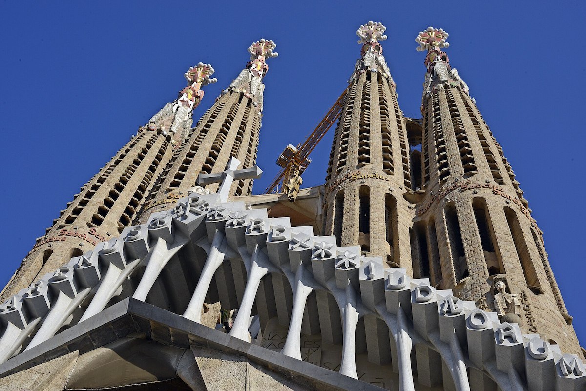 Sagrada Família Reaches Heaven With Pope's Blessing