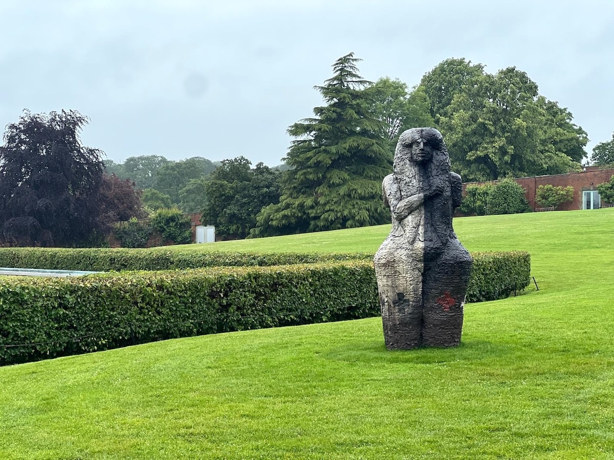Hold to This Earth: Works by Contemporary Indigenous North American Artists from Tia Collection, YSP