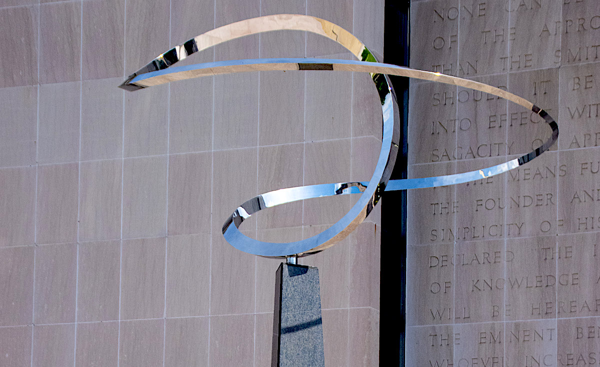 Trump Demands Smithsonian's 'Strange Modernist' Sculpture Be Replaced with George Washington